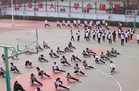 维尔茨加盟利物浦后表现低迷，仅1次进球被判乌龙，未能兑现预期。